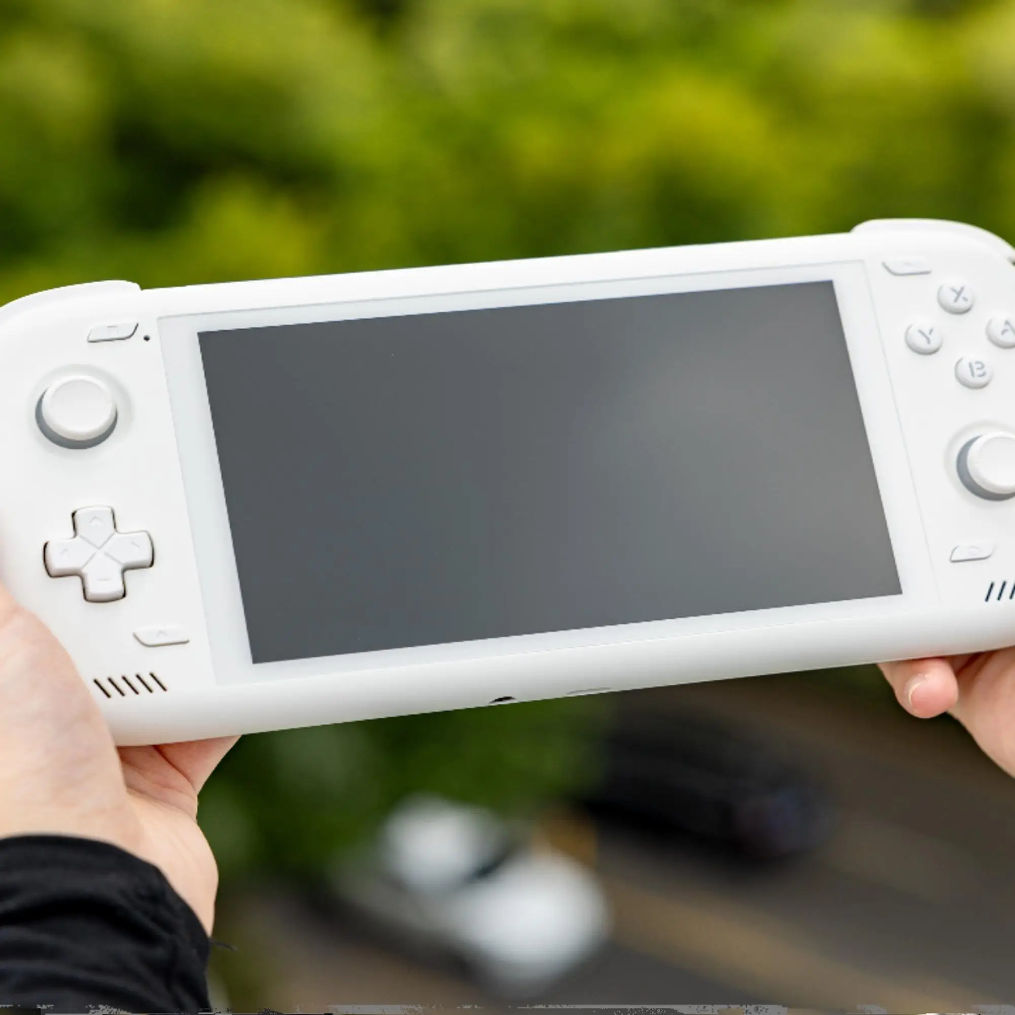 Consola de Juegos Portátil Ayn - Gaming Console Windows reseña y precio